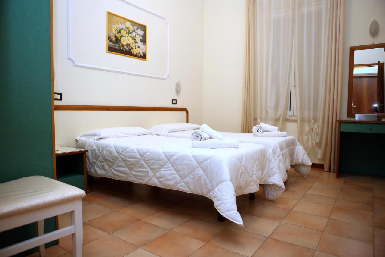 Hotel La Torre Rimini Exterior photo